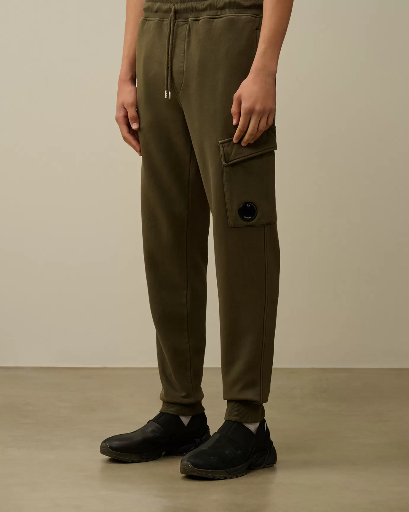 Brushed and Emerized Diagonal Fleece Cargo Sweatpants<C.P. Company Shop