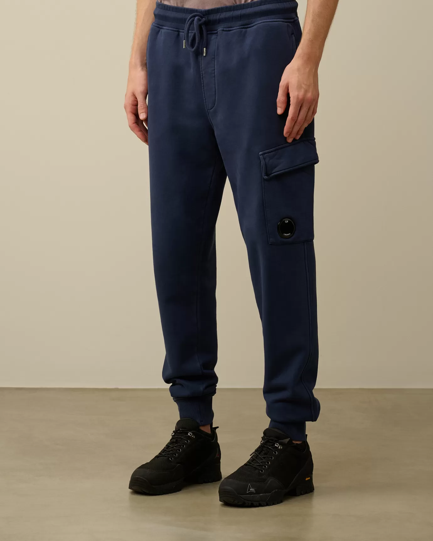 Brushed and Emerized Diagonal Fleece Cargo Sweatpants<C.P. Company New