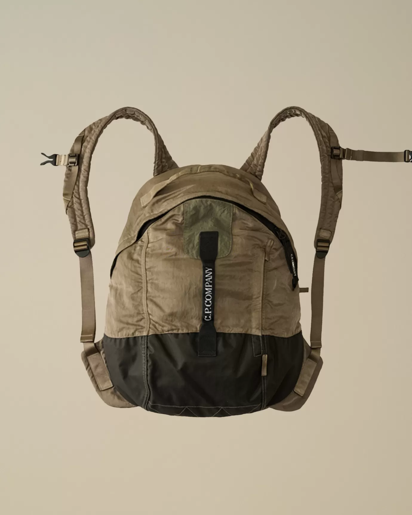 Nylon B Rounded Backpack<C.P. Company Store