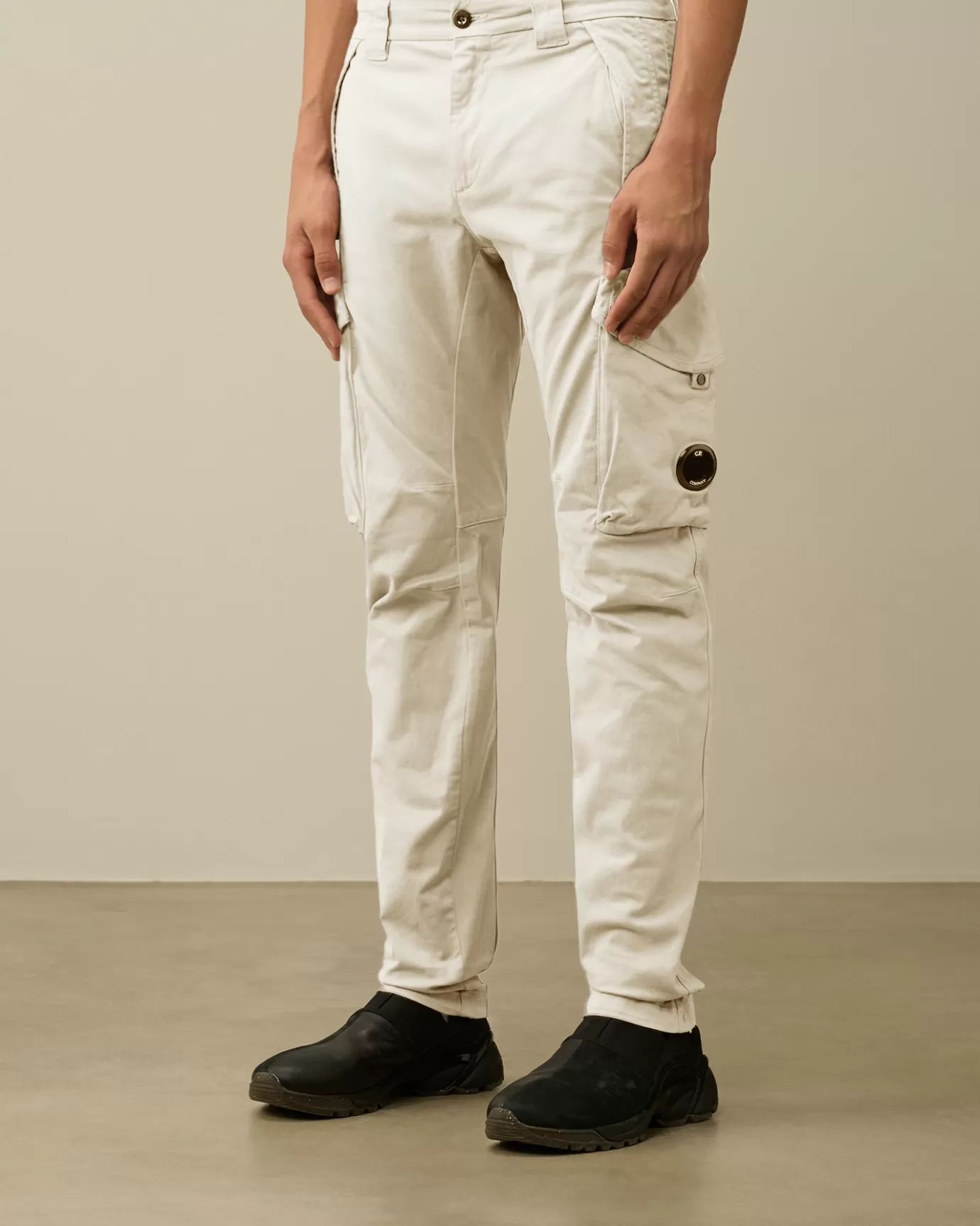 Stretch Sateen Ergonomic Lens Cargo Pants<C.P. Company Hot