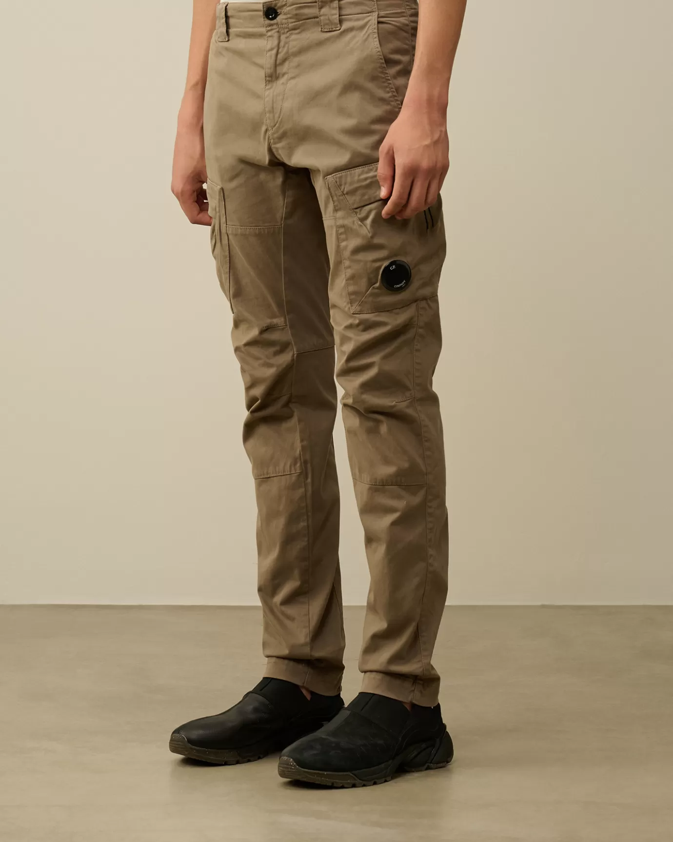 Stretch Sateen Ergonomic Lens Cargo Pants<C.P. Company Best